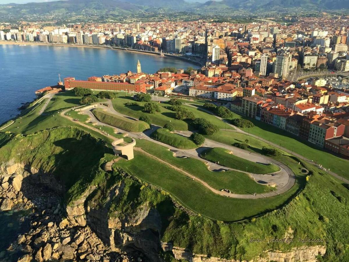 The Cavern - Gijón Extérieur photo